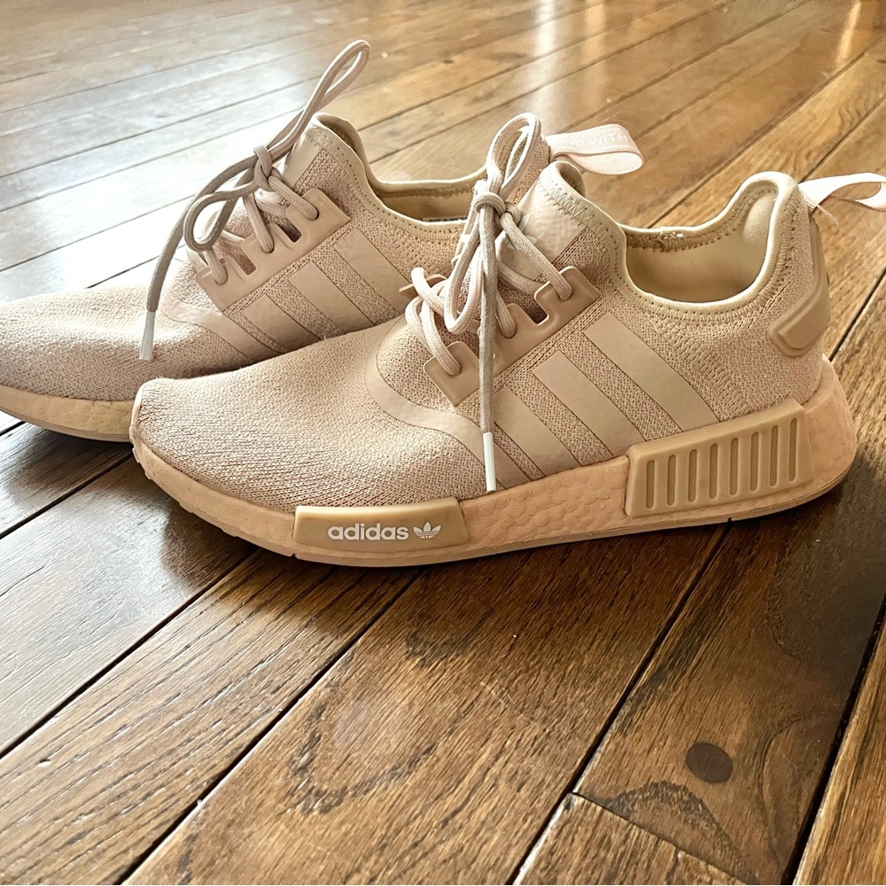 Adidas Peach Colored Sneakers Tennis Shoes Neutral comfortable